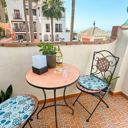 Apartamento In Residencial La Fuente Frigiliana
