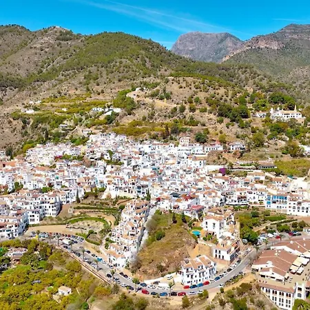 In Residencial La Fuente Apartment Frigiliana